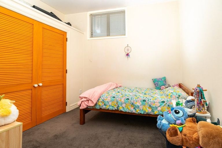 Photo of property in Endeavour Apartments, 10/125 Thorndon Quay, Pipitea, Wellington, 6011