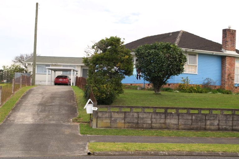 Photo of property in 11 Geoffrey Place, Mangere East, Auckland, 2024