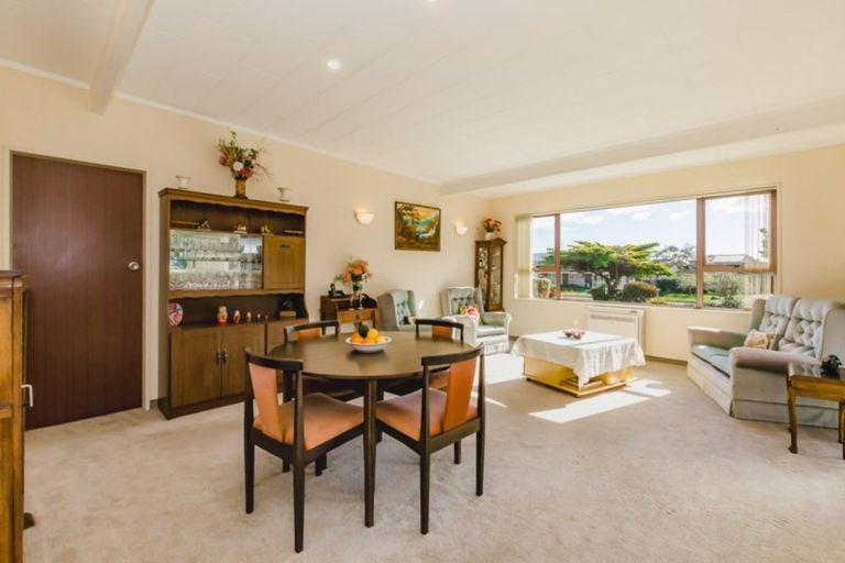 Photo of property in 9 Wakefield Grove, Waikanae, 5036