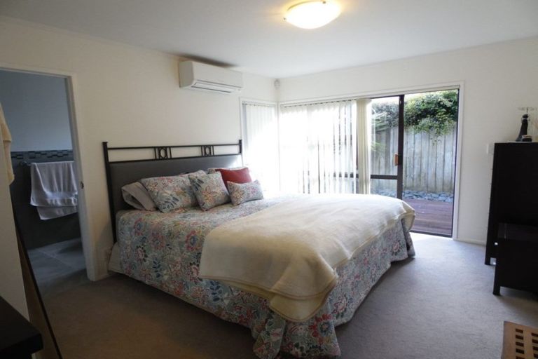 Photo of property in 2/15 Bass Street, West Harbour, Auckland, 0618