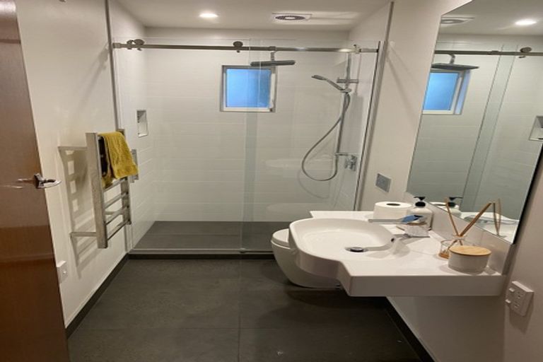 Photo of property in 122 Waimairi Road, Ilam, Christchurch, 8041