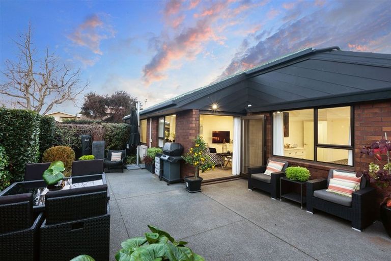 Photo of property in 1/31a Lansbury Avenue, Strowan, Christchurch, 8052
