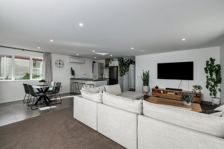 Photo of property in 12a Waterview Place, Haruru, 0204