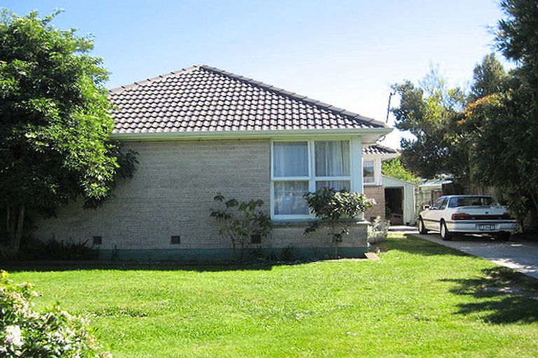 Photo of property in 140 Northcote Road, Northcote, Christchurch, 8052