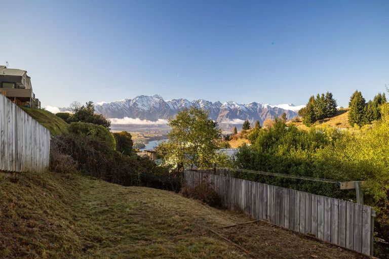 Photo of property in 9b Dart Place, Fernhill, Queenstown, 9300