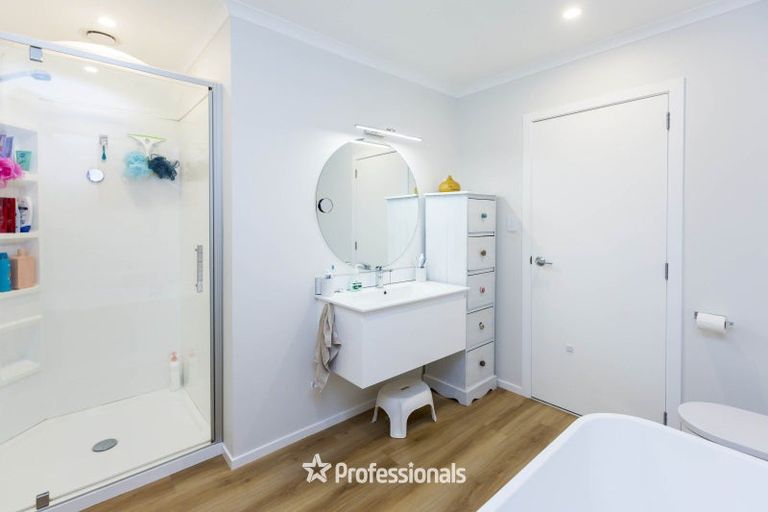 Photo of property in 76 Mawai Hakona Drive, Wallaceville, Upper Hutt, 5018