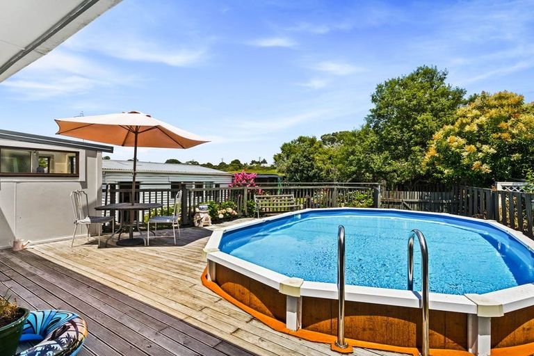 Photo of property in 83 Glen Marine Parade, Glendene, Auckland, 0602