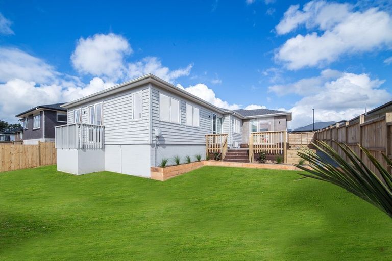 Photo of property in 7 Will Street, Huapai, Kumeu, 0810