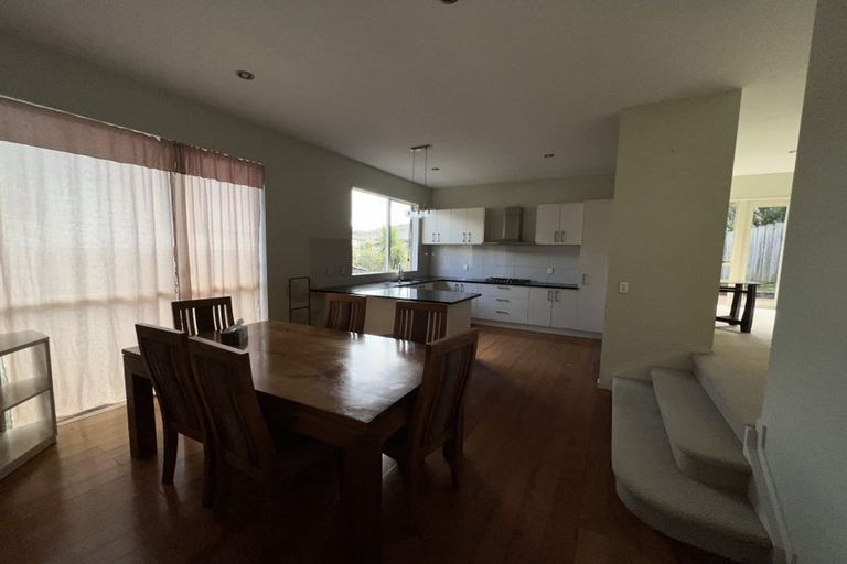 Photo of property in 3 Mana Lane, Pinehill, Auckland, 0632