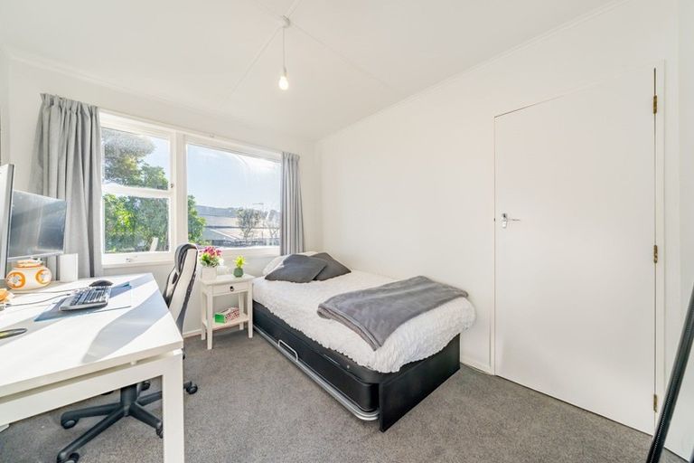 Photo of property in 10 Prestige Place, Maoribank, Upper Hutt, 5018