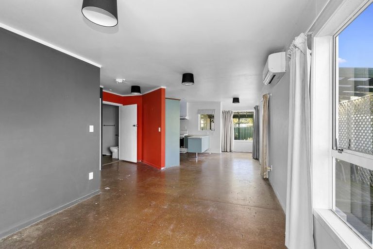 Photo of property in 4/5 Westminster Road, Wainuiomata, Lower Hutt, 5014