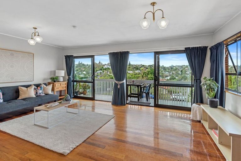 Photo of property in 28 Stapleford Crescent, Browns Bay, Auckland, 0630
