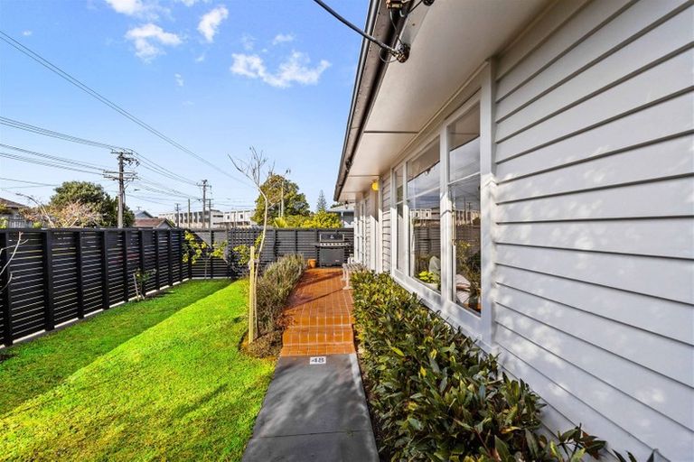 Photo of property in 48 Titoki Street, Te Atatu Peninsula, Auckland, 0610