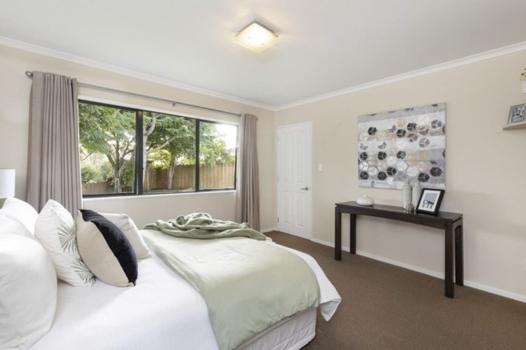 Photo of property in 19 John Lister Close, Golflands, Auckland, 2013