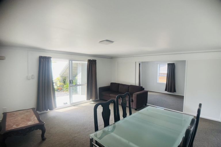 Photo of property in 127 Exmouth Road, Northcote, Auckland, 0627