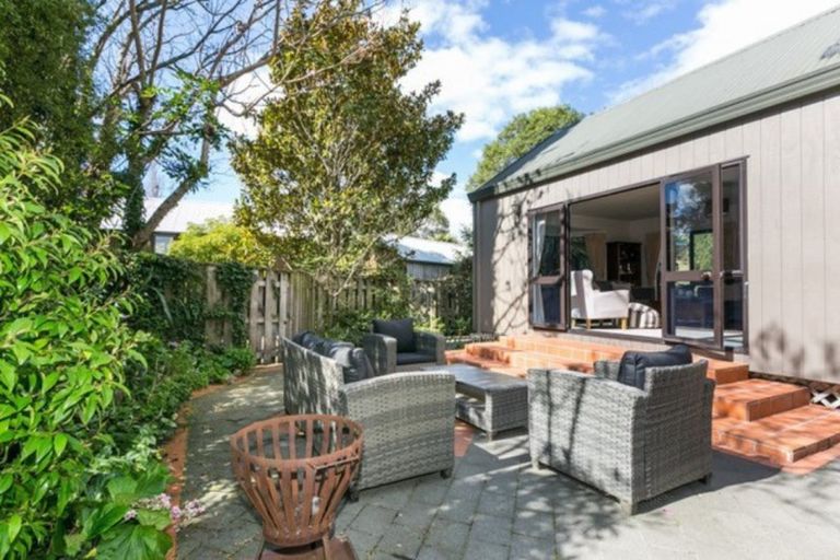 Photo of property in 21a Toop Street, Havelock North, 4130