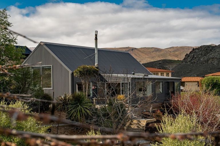 Photo of property in 21 Ritchie Lane, Bannockburn, Cromwell, 9384