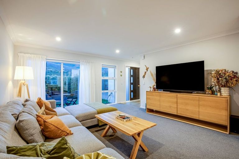 Photo of property in 53 Karearea Avenue, Kenepuru, Porirua, 5022