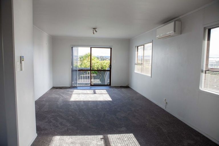 Photo of property in 2/40 Saxon Street, Waterview, Auckland, 1026