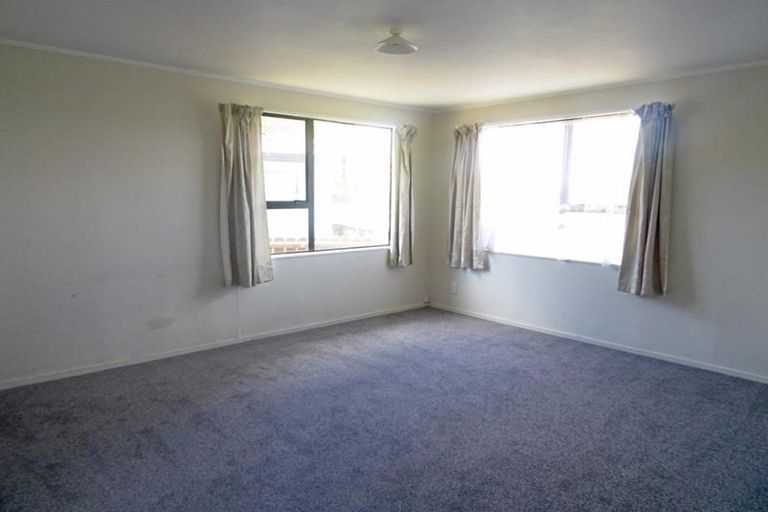 Photo of property in 1/14 Penion Drive, Flat Bush, Auckland, 2023