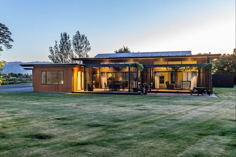 Photo of property in 19 Lindsay Road, Levin, 5510