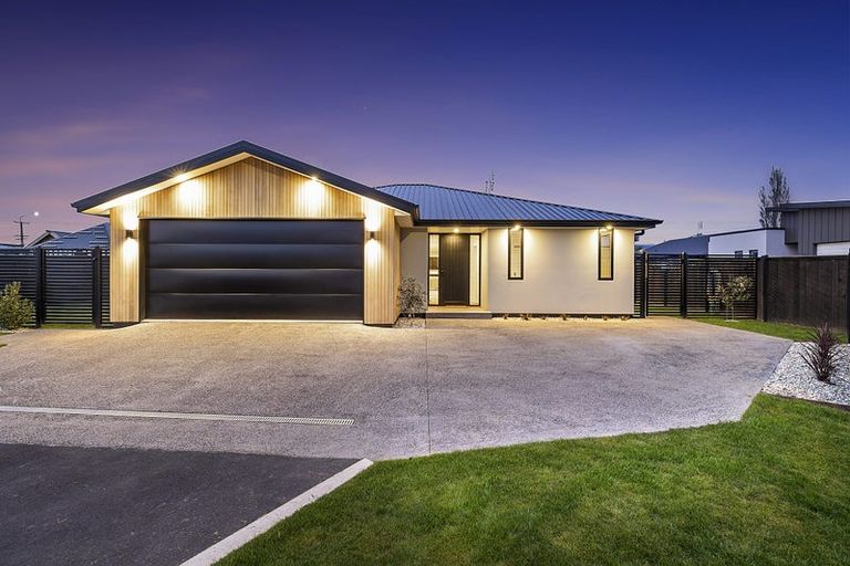 Photo of property in 17 Silverdale Place, Mosgiel, 9024
