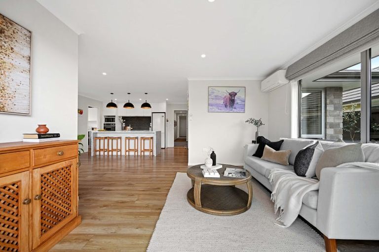 Photo of property in 18 Drower Glen, Flagstaff, Hamilton, 3210