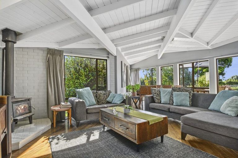 Photo of property in 412 Taupaki Road, Kumeu, 0892