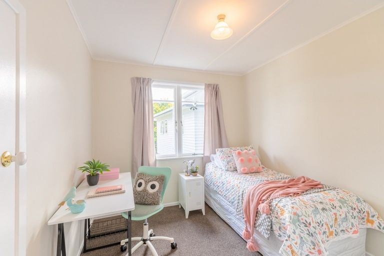 Photo of property in 20 Leinster Avenue, Raumati South, Paraparaumu, 5032