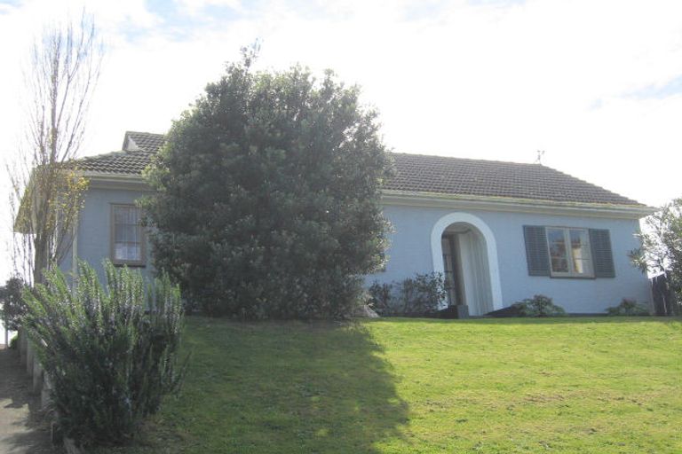 Photo of property in 2 Smithfield Road, College Estate, Whanganui, 4500