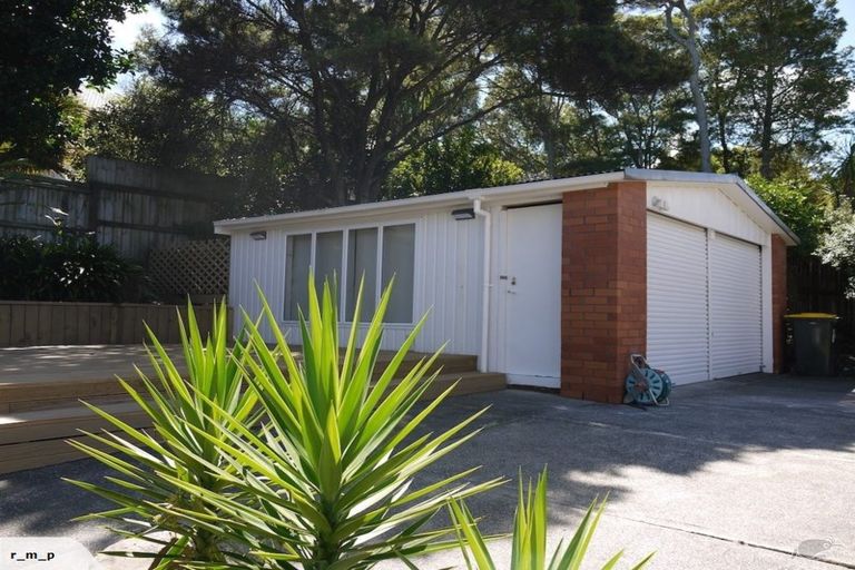 Photo of property in 25 Holyoake Place, Chatswood, Auckland, 0626