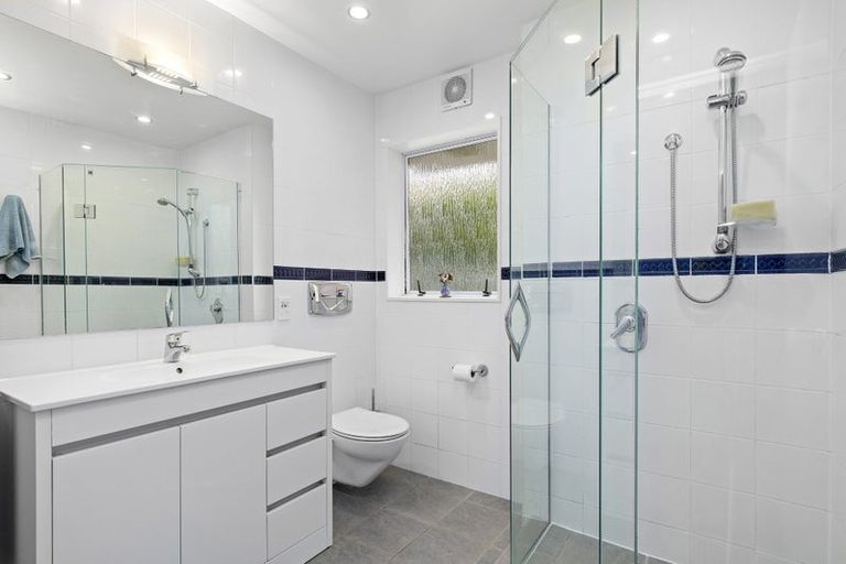 Photo of property in 2 Bloomfield Terrace, Hutt Central, Lower Hutt, 5010