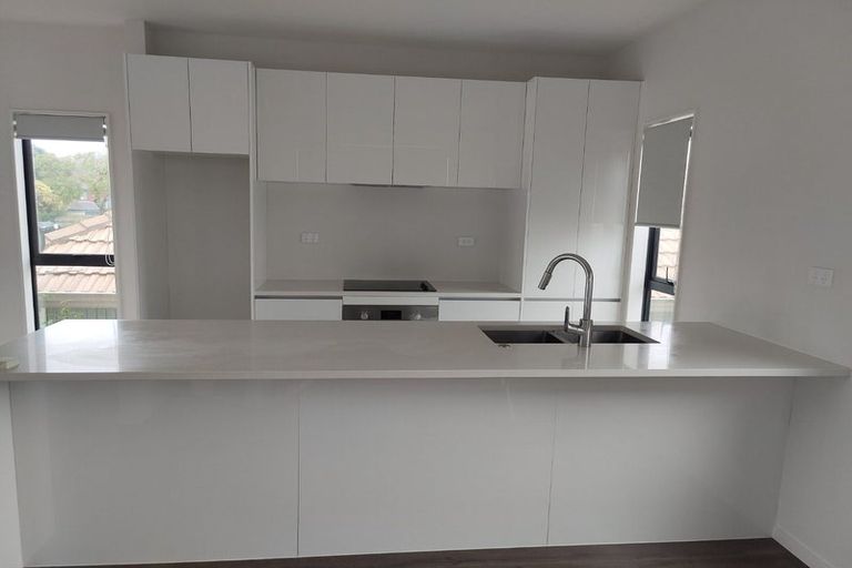 Photo of property in 2/16 William Roberts Road, Pakuranga, Auckland, 2010