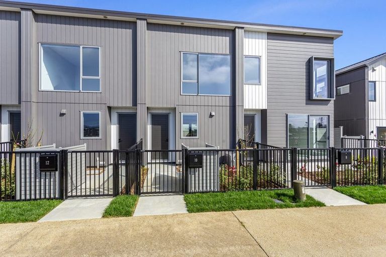 Photo of property in 14 Viridian Avenue, Rosehill, Papakura, 2113