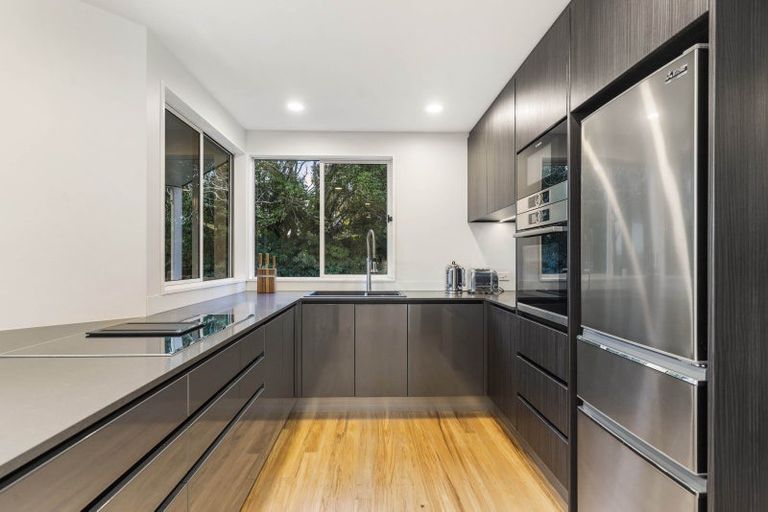 Photo of property in 11 Chedworth Drive, Glenfield, Auckland, 0629