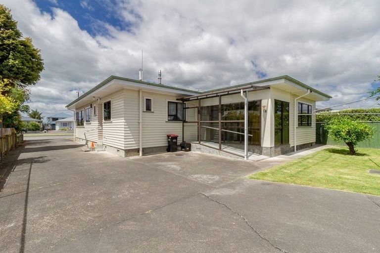 Photo of property in 269 Kennedy Road, Onekawa, Napier, 4110