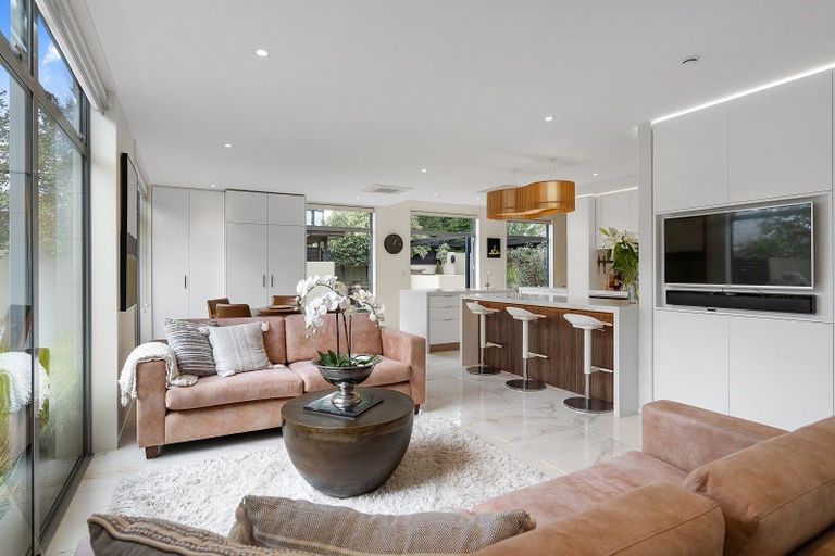 Photo of property in 32b Glandovey Road, Fendalton, Christchurch, 8052