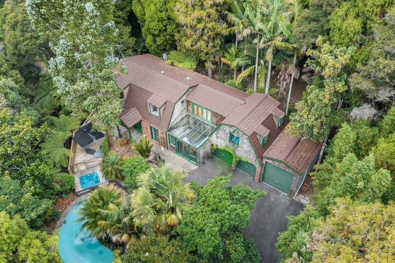 Photo of property in 31 Napuka Road, Henderson Valley, Auckland, 0612