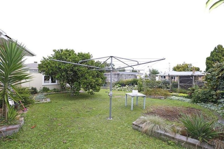 Photo of property in 8 Liston Crescent, Hillcrest, Hamilton, 3216