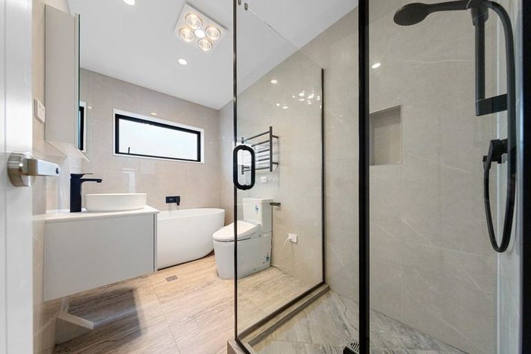 Photo of property in 41 Golf Road, New Lynn, Auckland, 0600