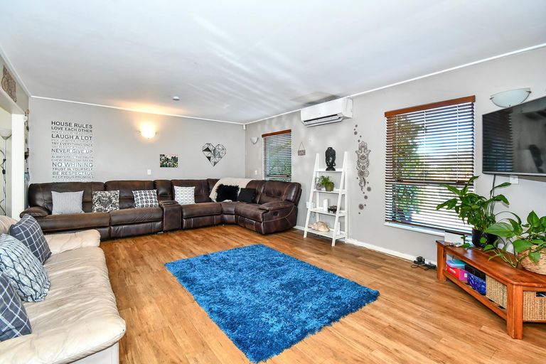 Photo of property in 24 Magnolia Avenue, Opaheke, Papakura, 2113
