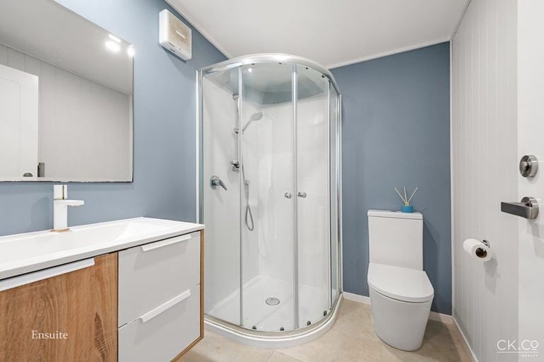 Photo of property in 12d Chatsworth Road, Silverstream, Upper Hutt, 5019