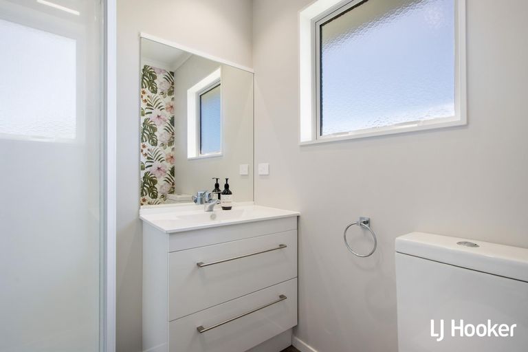 Photo of property in 4 Sandy Place, Waihi Beach, 3611