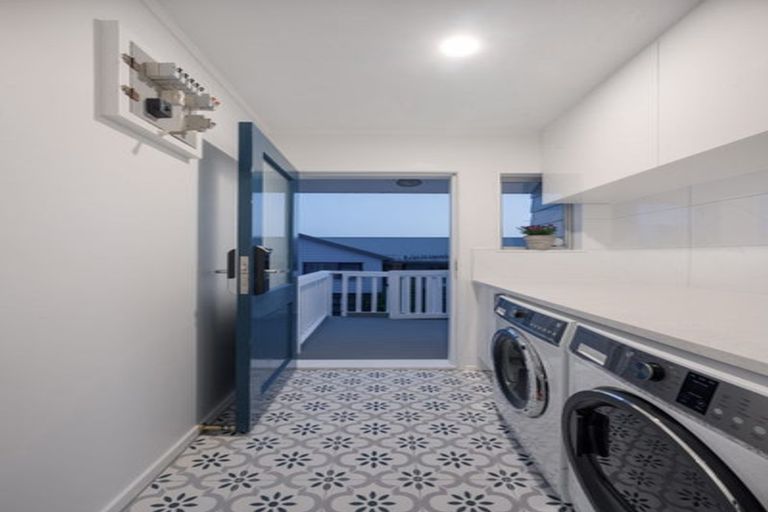 Photo of property in 2/134 Bradbury Road, Botany Downs, Auckland, 2010