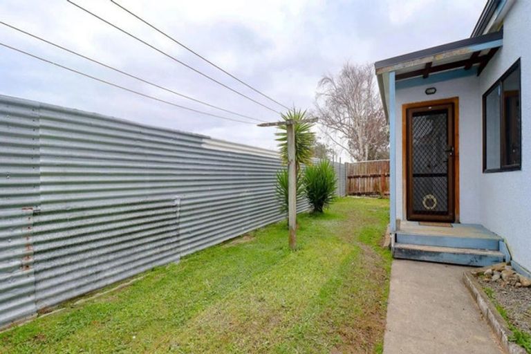 Photo of property in 16 Coromandel Court, Roslyn, Palmerston North, 4414