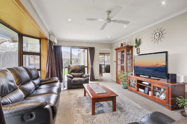 Photo of property in 4 Strachan Place, Rangiora, 7400