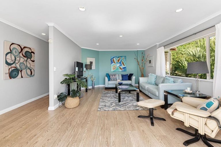 Photo of property in 2/13 Arran Road, Browns Bay, Auckland, 0630