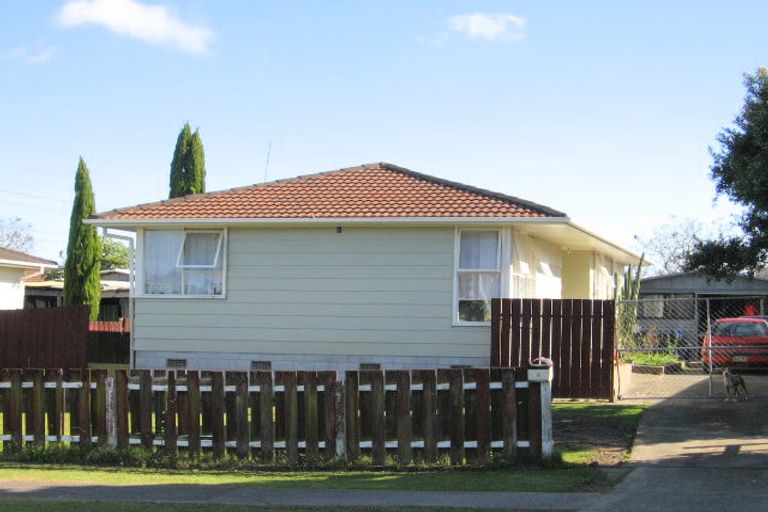 Photo of property in 9 Othello Drive, Clover Park, Auckland, 2023
