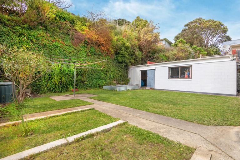 Photo of property in 7 Catherine Crescent, Paparangi, Wellington, 6037