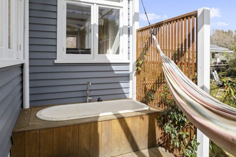 Photo of property in 388a Saint Aubyn Street, Moturoa, New Plymouth, 4310